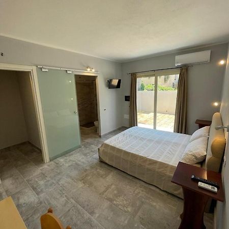 אסמיני Casa Camere Pistis מראה חיצוני תמונה